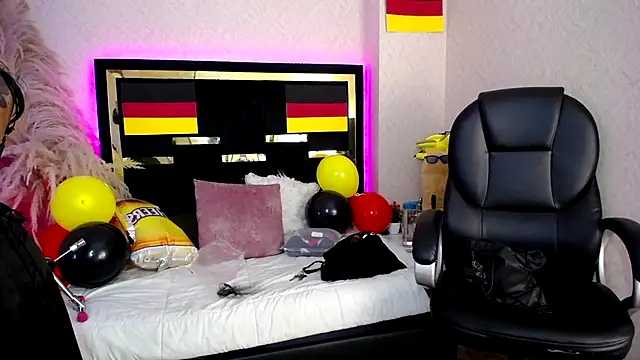 Moon Water   online show from 10-02-25, 11:57