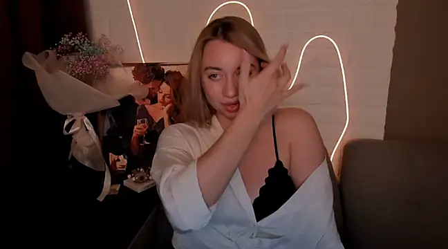 Snapshot of DanielaWisse chatting on 01-10-25, 01:32 DanielaWisse online show from 01-10-25, 01:32