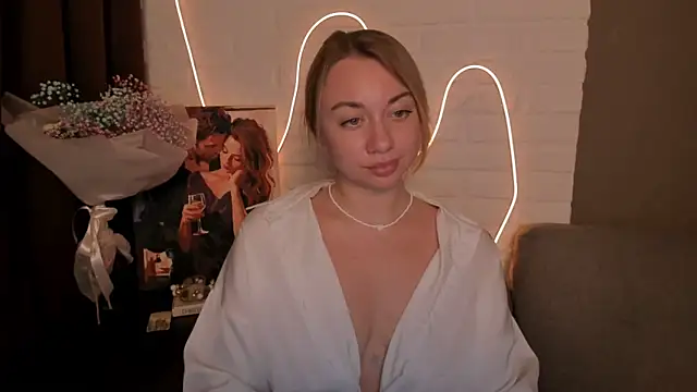Snapshot of DanielaWisse chatting on 12-19-24, 08:44 DanielaWisse online show from 12-19-24, 08:44