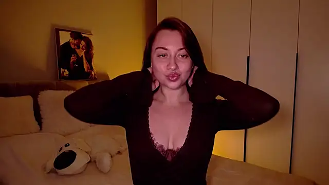 Snapshot of DanielaWisse chatting on 06-16-26, 07:58 DanielaWisse online show from 06-16-26, 07:58