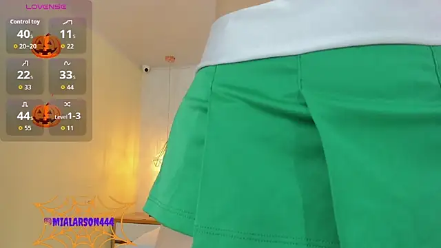 LARSONMIA online show from 10-24-25, 12:26