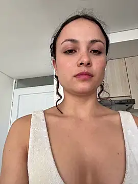 Megan Rodrigo online show from 06-11-26, 07:22