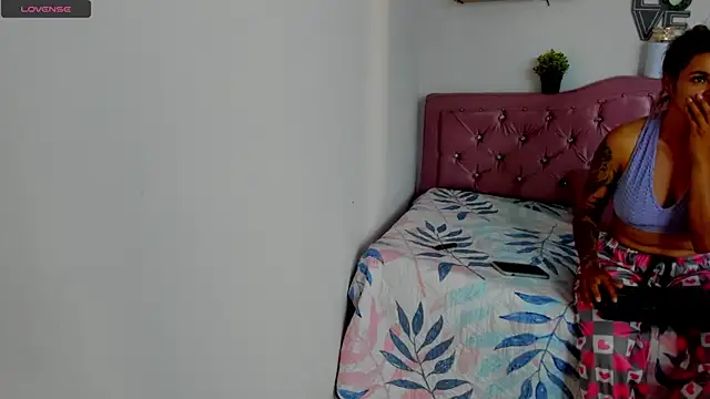 Snapshot of mia_bigtits17 chatting on 07-18-26, 04:37 mia bigtits17 online show from 07-18-26, 04:37