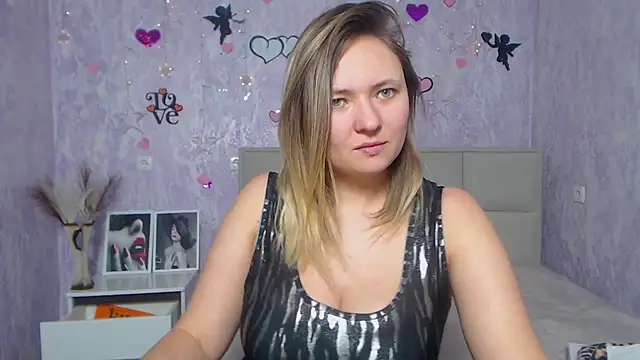 Snapshot of SallyVerda chatting on 02-13-25, 11:15 SallyVerda online show from 02-13-25, 11:15