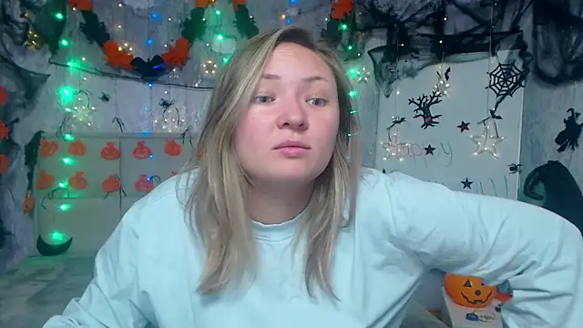 SallyVerda online show from 10-26-25, 06:19