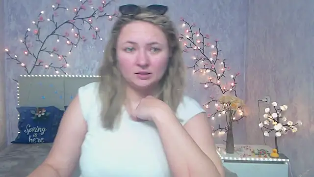 SallyVerda online show from 05-04-26, 06:22