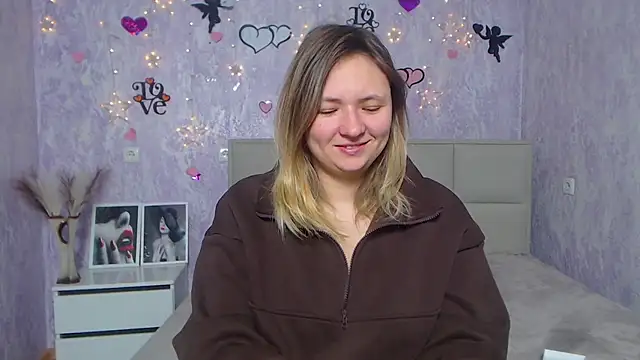 Snapshot of SallyVerda chatting on 02-12-25, 06:51 SallyVerda online show from 02-12-25, 06:51