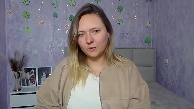 Snapshot of SallyVerda chatting on 03-16-25, 06:34 SallyVerda online show from 03-16-25, 06:34