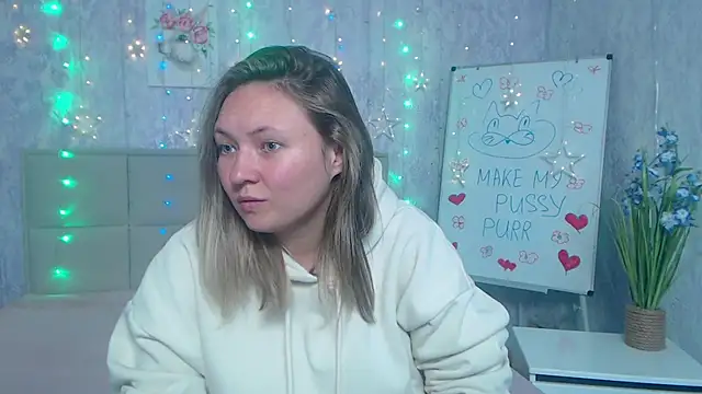 Snapshot of SallyVerda chatting on 10-14-25, 05:46 SallyVerda online show from 10-14-25, 05:46