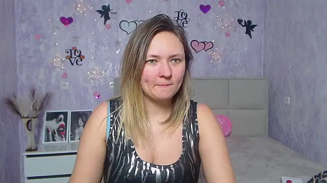 Snapshot of SallyVerda chatting on 02-14-25, 05:19 SallyVerda online show from 02-14-25, 05:19