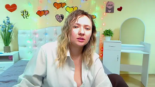 Snapshot of SallyVerda chatting on 02-28-25, 03:48 SallyVerda online show from 02-28-25, 03:48