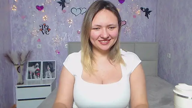 Snapshot of SallyVerda chatting on 02-12-25, 10:37 SallyVerda online show from 02-12-25, 10:37