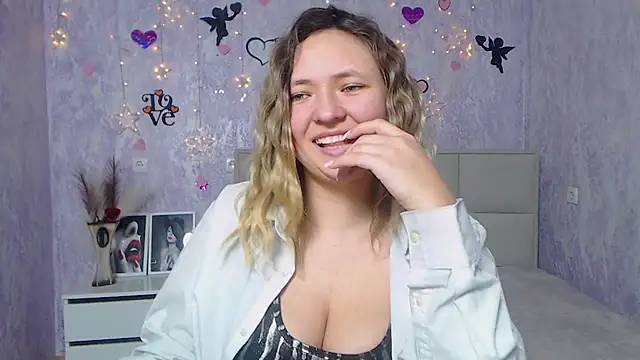 Snapshot of SallyVerda chatting on 02-26-25, 10:04 SallyVerda online show from 02-26-25, 10:04