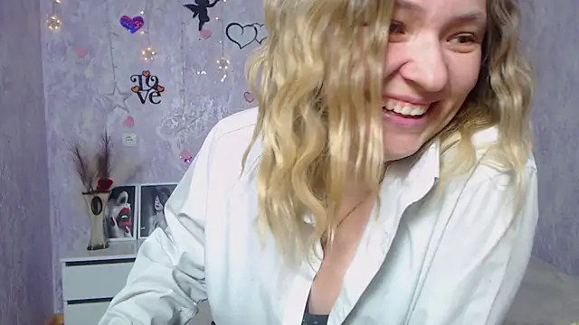 Snapshot of SallyVerda chatting on 02-27-25, 04:46 SallyVerda online show from 02-27-25, 04:46