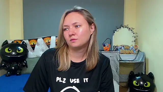 SallyVerda online show from 10-23-25, 05:22