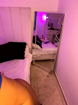 Amber Martins  online show from 11-07-25, 09:03