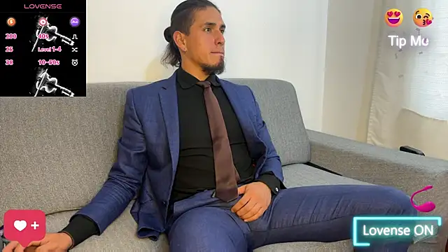 Tom blunt96 online show from 12-19-25, 05:48