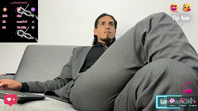 Tom blunt96 online show from 09-21-25, 04:06