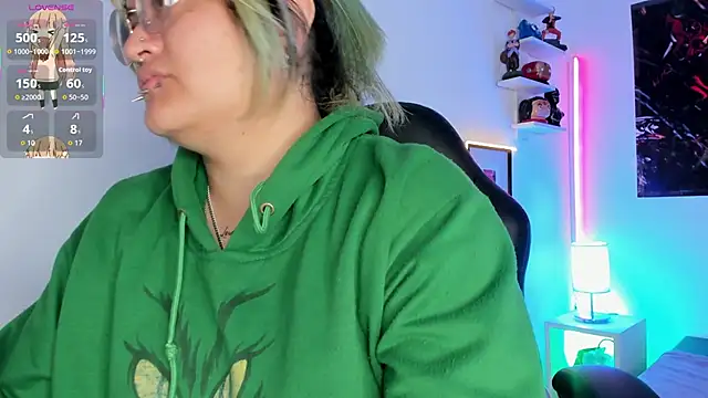 lucky-leah online show from 10-26-25, 03:29