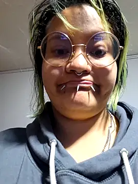 lucky-leah online show from 10-15-25, 03:49