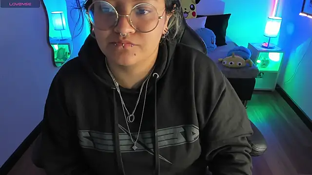 lucky-leah online show from 09-10-25, 04:00