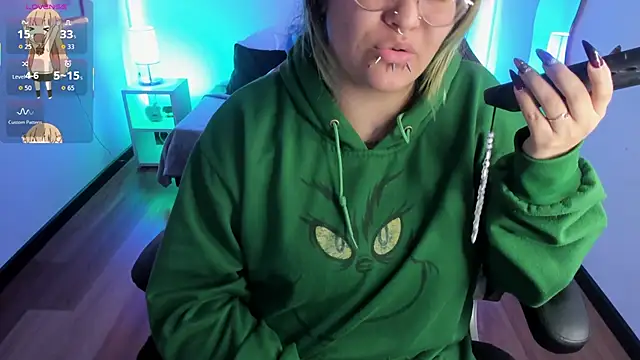 lucky-leah online show from 10-22-25, 04:01