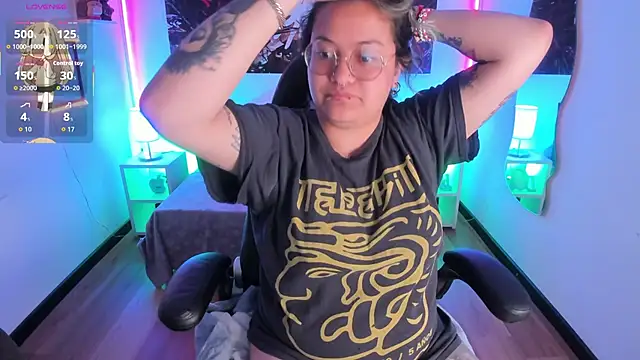 lucky-leah online show from 10-24-25, 04:11