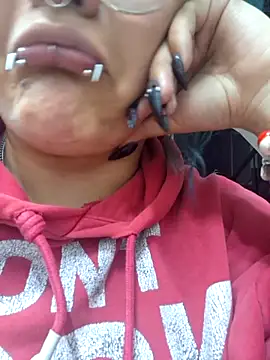 lucky-leah online show from 04-17-26, 03:42