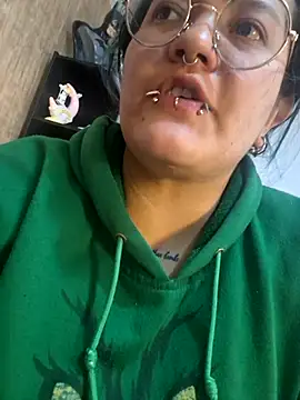 lucky-leah online show from 06-18-26, 04:22