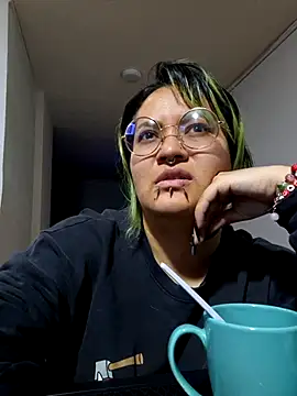 lucky-leah online show from 10-11-25, 03:51