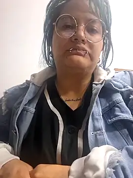 Snapshot of lucky-leah chatting on 05-16-26, 03:16 lucky-leah online show from 05-16-26, 03:16