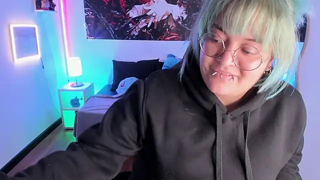 lucky-leah online show from 01-15-26, 04:05