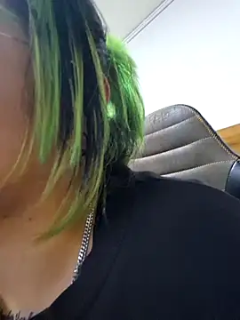 lucky-leah online show from 11-08-25, 03:43