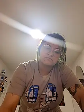 lucky-leah online show from 10-09-25, 03:40