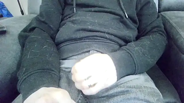 hornyguyuk1973 online show from 01-12-25, 11:04