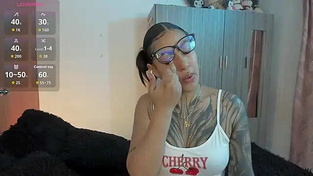 Kayla foxxy online show from 11-17-25, 03:32