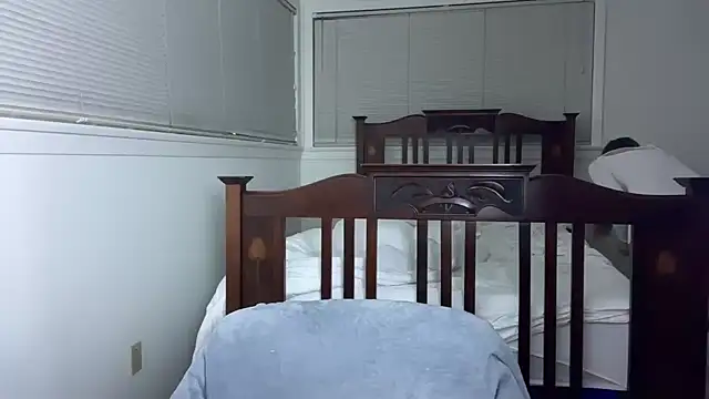 YUMIandbigWOLF online show from 02-21-26, 04:25