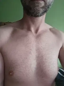 Snapshot of niesmialy39oon chatting on 09-10-25, 04:28 niesmialy39oon online show from 09-10-25, 04:28