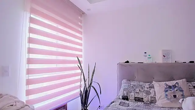 Snapshot of April_se chatting on 02-03-25, 04:52 April se online show from 02-03-25, 04:52