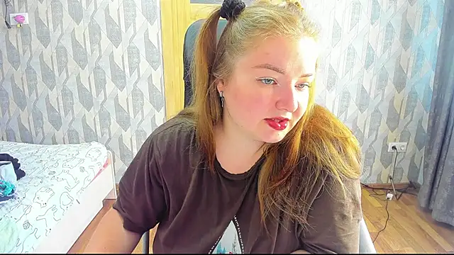 Snapshot of valery1610 chatting on 07-31-26, 10:25 valery1610 online show from 07-31-26, 10:25