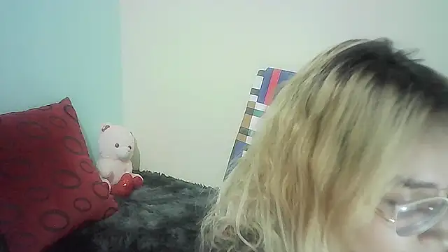 JuliaMack online show from 01-24-25, 02:49
