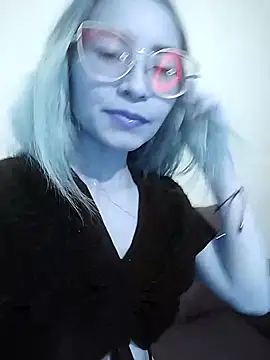 JuliaMack online show from 09-26-25, 06:42