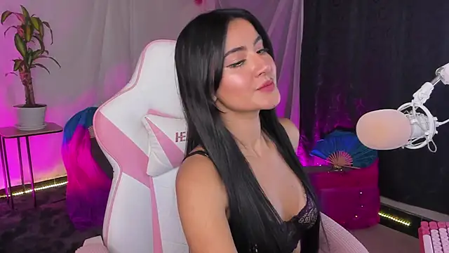 Snapshot of Violetta_kim1 chatting on 05-15-26, 09:46 Violetta kim1 online show from 05-15-26, 09:46
