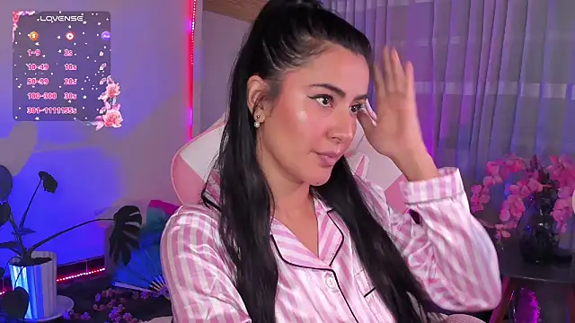Snapshot of Violetta_kim1 chatting on 05-02-26, 09:09 Violetta kim1 online show from 05-02-26, 09:09