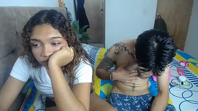 Snapshot of Amanda_Jampiher chatting on 10-23-25, 04:33 Amanda Jampiher online show from 10-23-25, 04:33