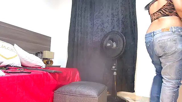 Mila cams1  online show from 09-11-25, 04:01