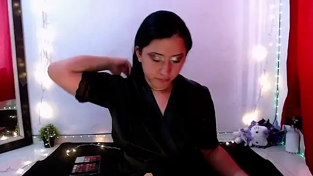 LuciaTomson online show from 03-12-26, 04:22