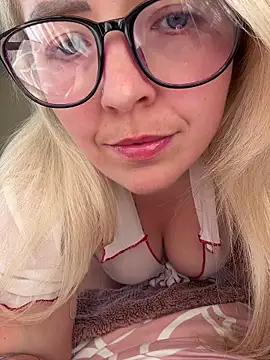xxcurvyjessiexx online show from 04-28-26, 04:55