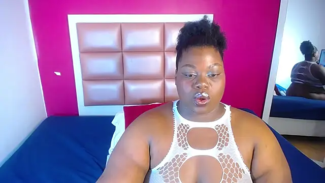 Snapshot of ebonny_suggarmommy1 chatting on 02-19-26, 10:07 ebonny suggarmommy1 online show from 02-19-26, 10:07