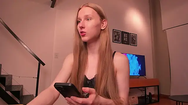 Mira Lite online show from 12-18-25, 06:07